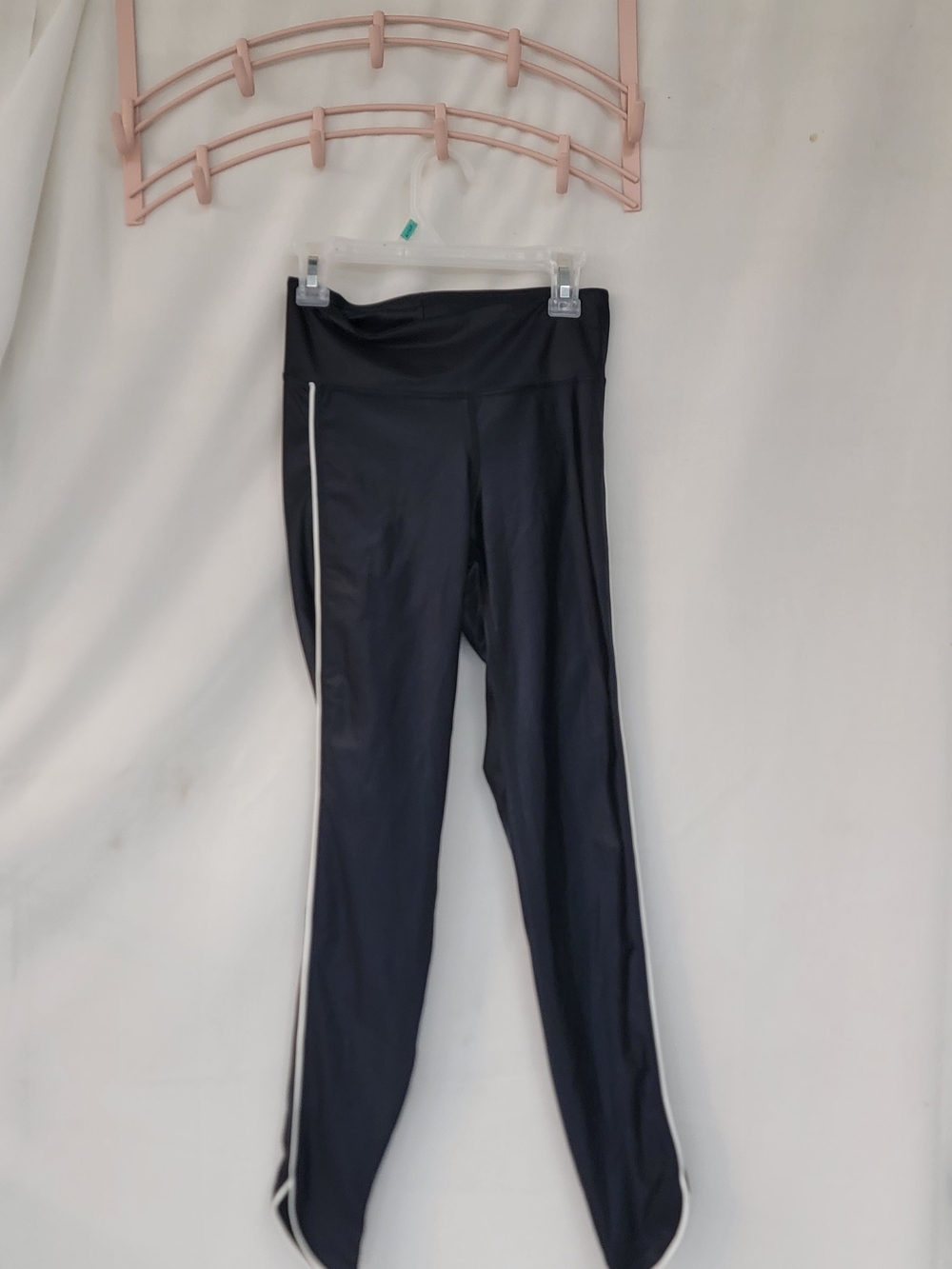 Heroine Sport Black Leggings with White Side Piping